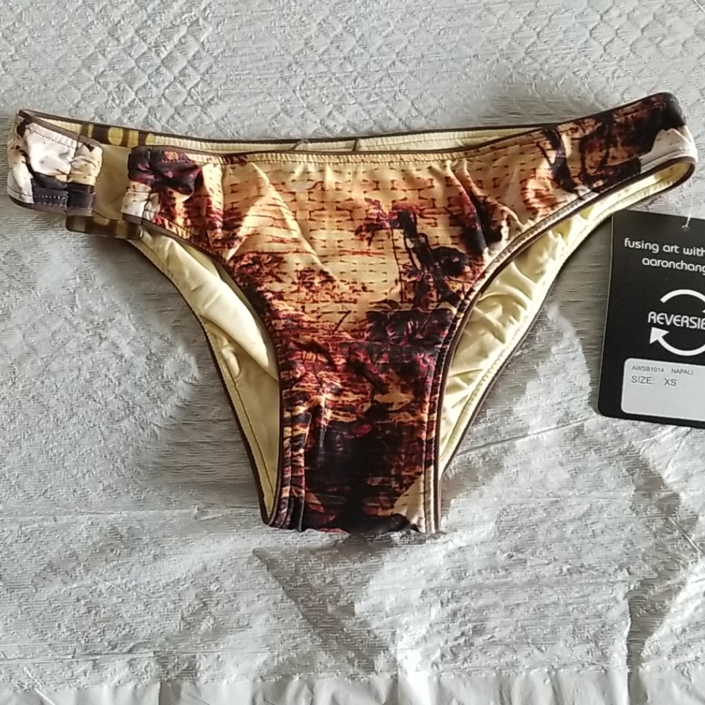 COPY - Bikini bottom